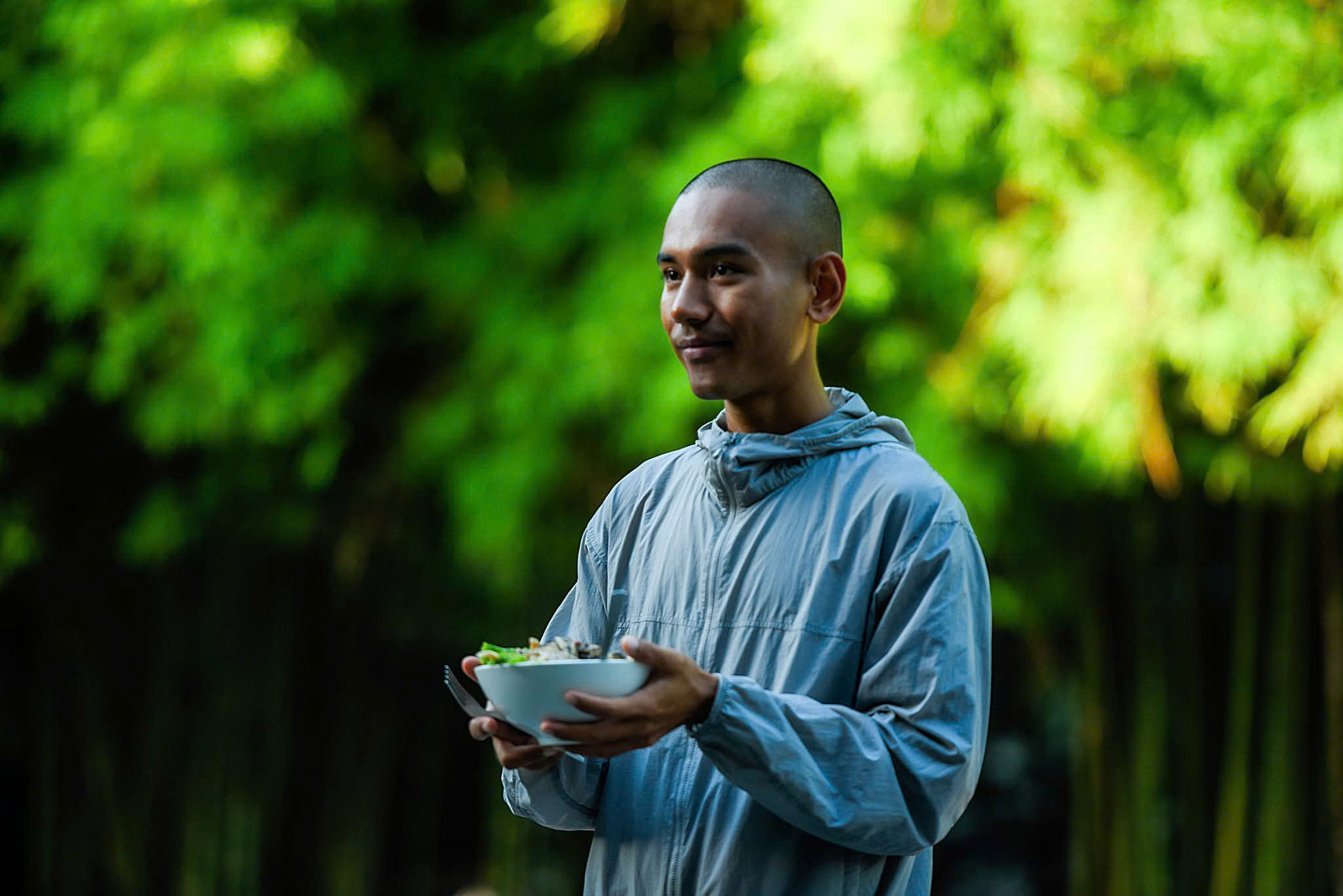 Đi bộ thiền hành trở về với thiên nhiên INTUS